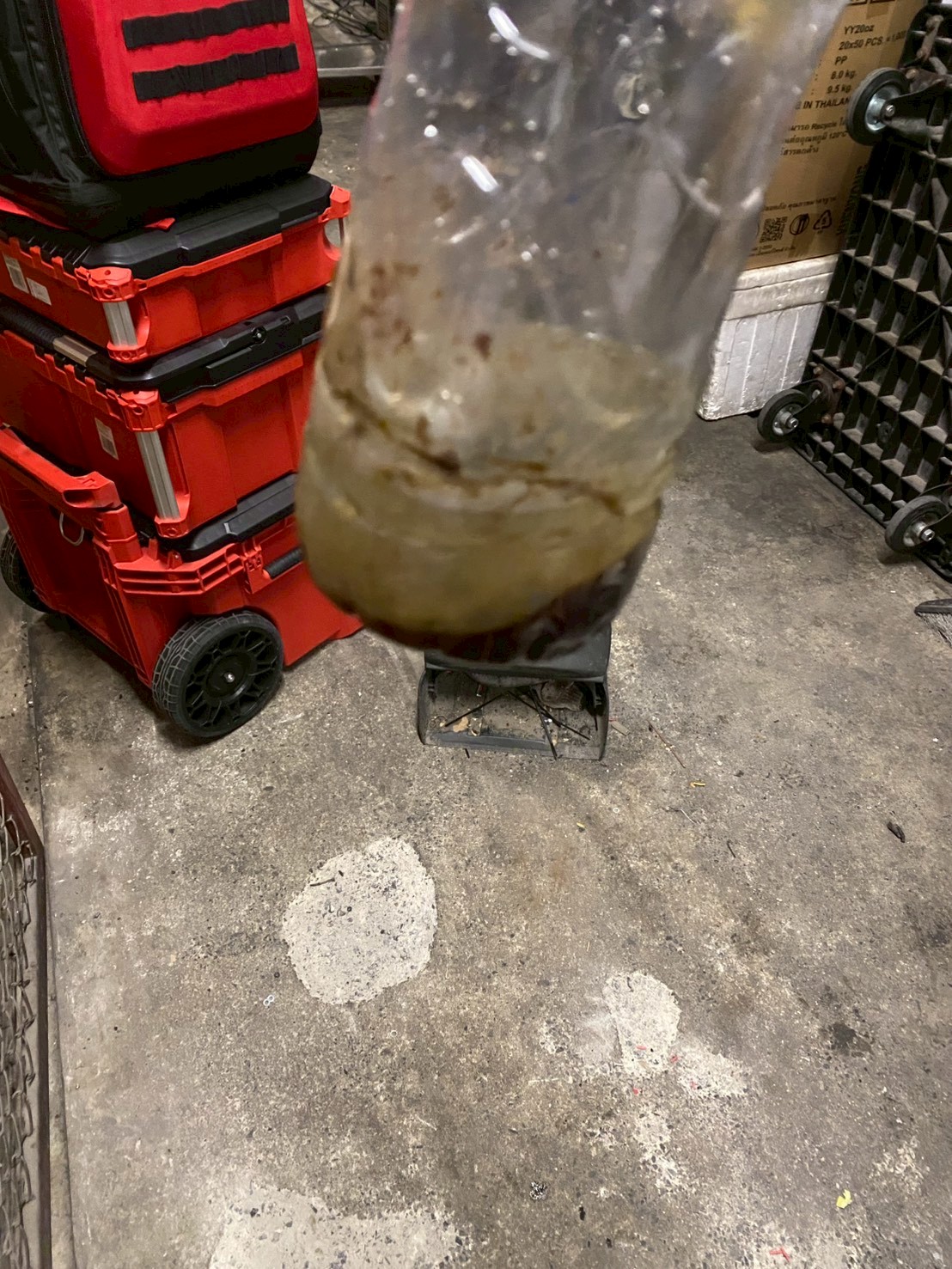 ภาพผลงานเต็มหน้าจอ: เปลี่ยนคอมเพรสเซอร์ตู้แช่ Chiller