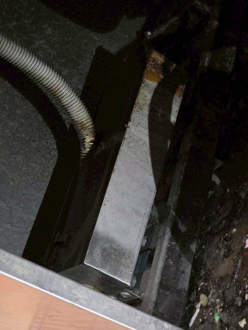 ภาพผลงานเต็มหน้าจอ: งาน PM - ตู้แช่เค้ก กระจกโค้ง (FloraCG1500)