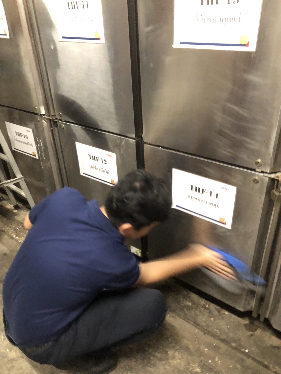 ภาพผลงานเต็มหน้าจอ: งาน PM - ตู้แช่ Stock (Chiller)