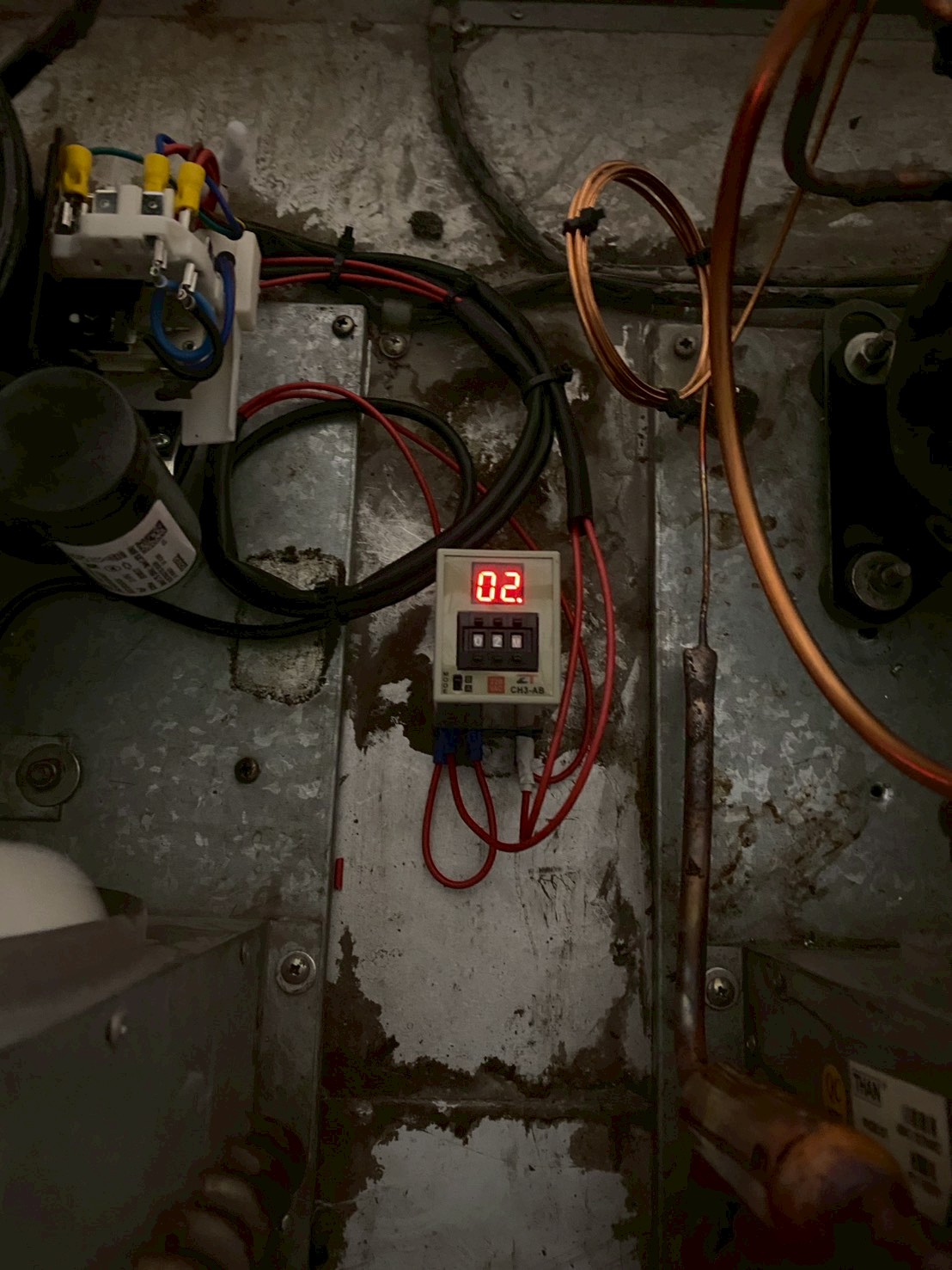 ภาพผลงานเต็มหน้าจอ: เปลี่ยนคอมเพรสเซอร์ตู้แช่ Chiller