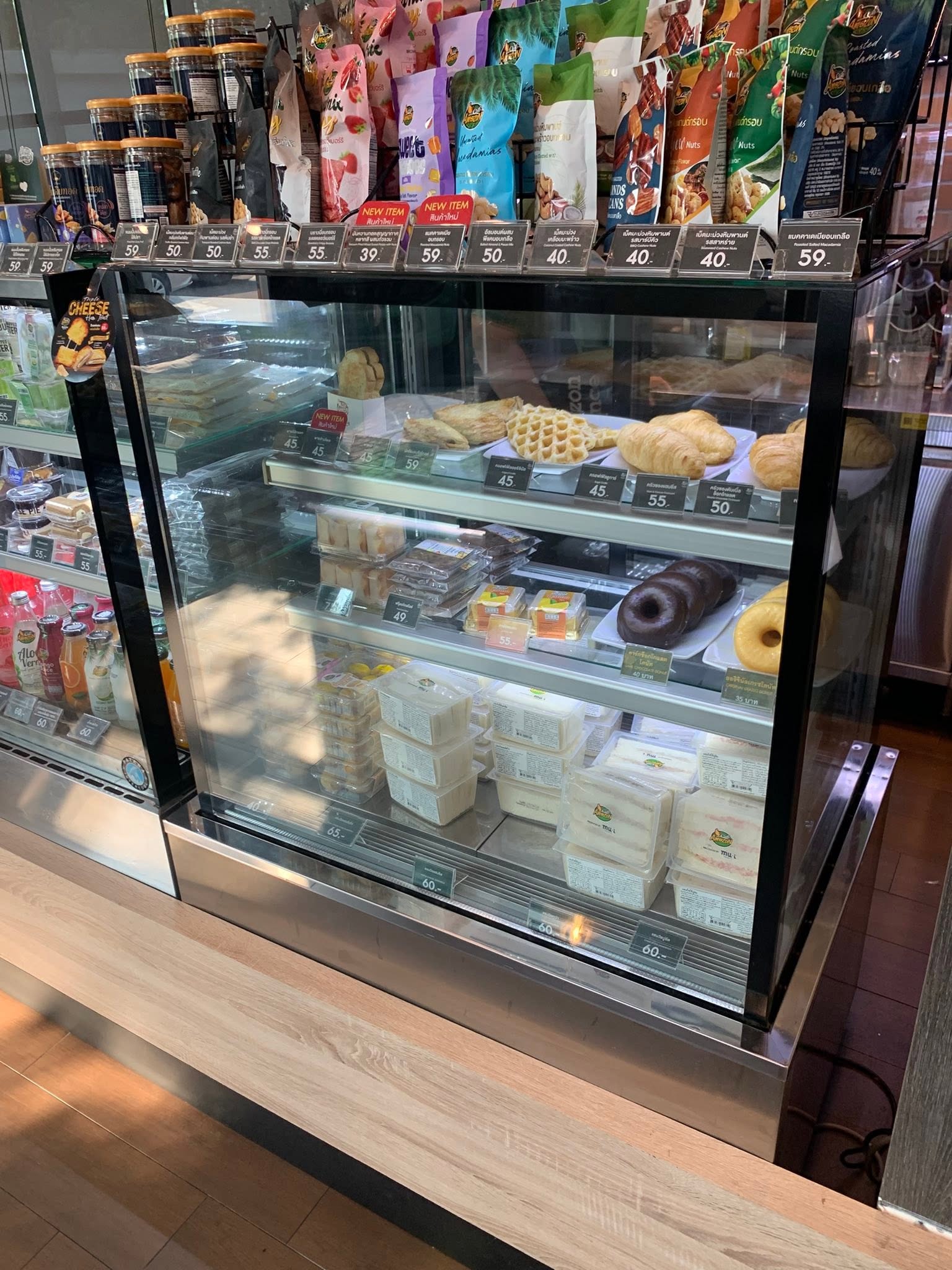 ภาพผลงานเต็มหน้าจอ: PM ตู้แช่ร้านกาแฟ ตรวจเช็คระบบทำความเย็น พร้อมล้างคอยล์ครบวงจร